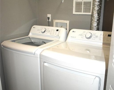 9078 Lake Chase Island Way - Photo Thumbnail 28