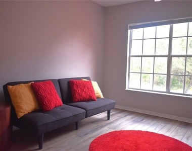 9078 Lake Chase Island Way - Photo Thumbnail 22