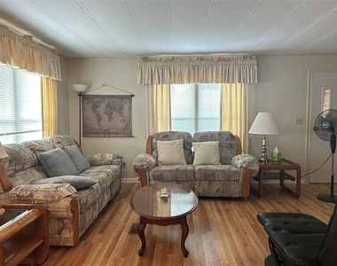 8407 Weatherford Avenue - Photo Thumbnail 2