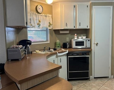 8407 Weatherford Avenue - Photo Thumbnail 5