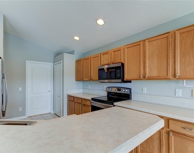18829 Maisons Drive - Photo Thumbnail 28