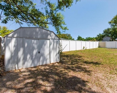 5865 92nd Avenue N - Photo Thumbnail 22