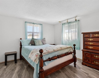 5865 92nd Avenue N - Photo Thumbnail 8