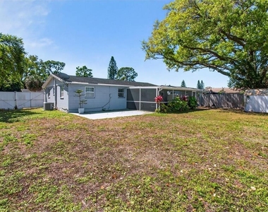 5865 92nd Avenue N - Photo Thumbnail 21