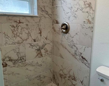 5865 92nd Avenue N - Photo Thumbnail 13