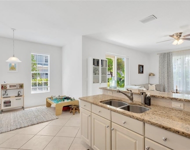 8307 Manor Club Circle - Photo Thumbnail 7