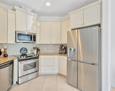 8307 Manor Club Circle - Photo Thumbnail 5