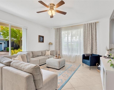 8307 Manor Club Circle - Photo Thumbnail 3