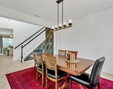 8307 Manor Club Circle - Photo Thumbnail 9