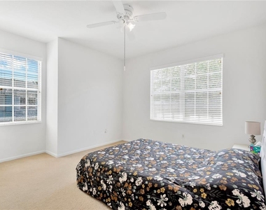 8307 Manor Club Circle - Photo Thumbnail 20