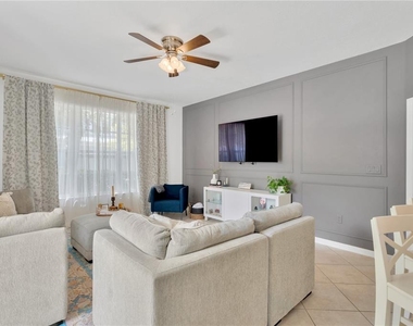 8307 Manor Club Circle - Photo Thumbnail 2