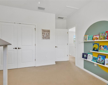 8307 Manor Club Circle - Photo Thumbnail 19