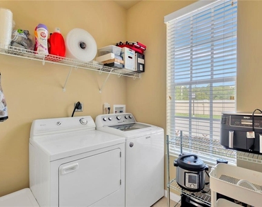 8307 Manor Club Circle - Photo Thumbnail 14