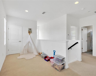 8307 Manor Club Circle - Photo Thumbnail 17
