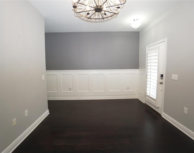 7303 S Shamrock Road - Photo Thumbnail 1