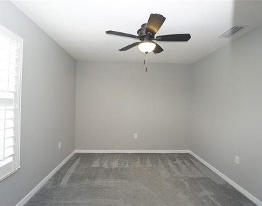7303 S Shamrock Road - Photo Thumbnail 15