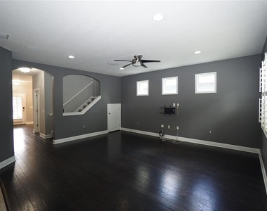 7303 S Shamrock Road - Photo Thumbnail 6