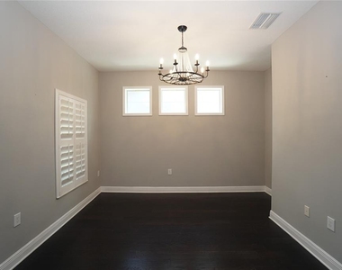 7303 S Shamrock Road - Photo Thumbnail 2