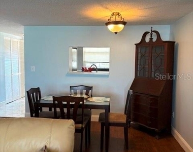 7920 Sun Island Drive S - Photo Thumbnail 16