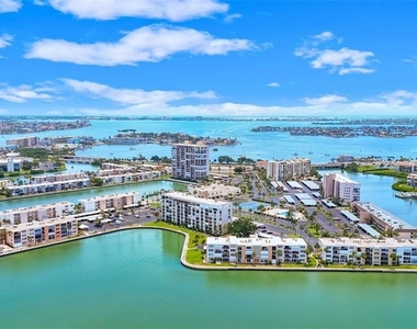 7920 Sun Island Drive S - Photo Thumbnail 27