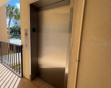 7920 Sun Island Drive S - Photo Thumbnail 21