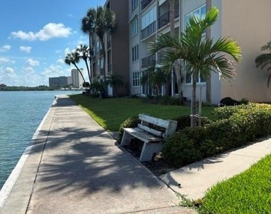 7920 Sun Island Drive S - Photo Thumbnail 19