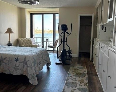 7920 Sun Island Drive S - Photo Thumbnail 10