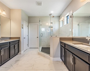 12316 Fitzroy Street - Photo Thumbnail 21