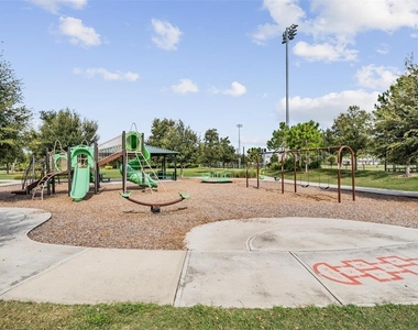 12316 Fitzroy Street - Photo Thumbnail 47