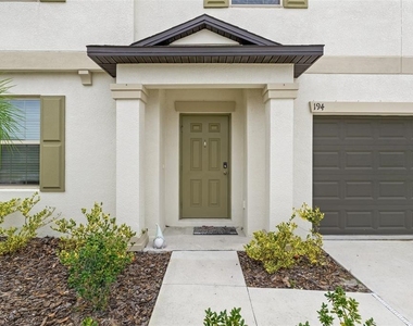 194 Argyll Drive - Photo Thumbnail 6