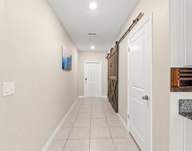 194 Argyll Drive - Photo Thumbnail 12