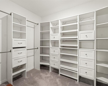 194 Argyll Drive - Photo Thumbnail 36