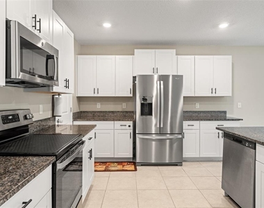 194 Argyll Drive - Photo Thumbnail 17