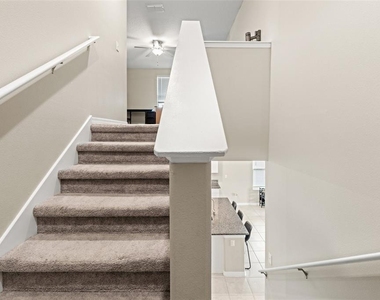 194 Argyll Drive - Photo Thumbnail 46