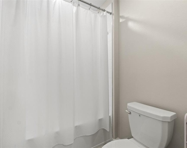 194 Argyll Drive - Photo Thumbnail 52