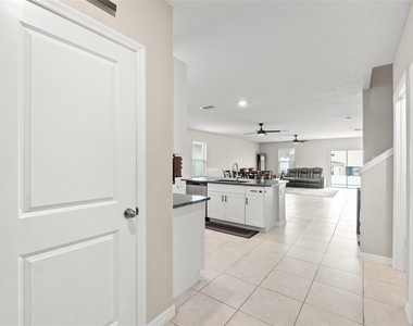 194 Argyll Drive - Photo Thumbnail 11