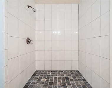 9156 Lake Chase Island Way - Photo Thumbnail 6