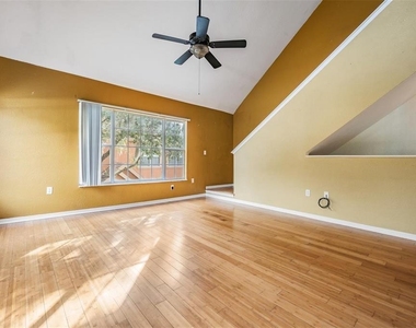 9156 Lake Chase Island Way - Photo Thumbnail 15