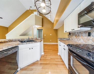 9156 Lake Chase Island Way - Photo Thumbnail 19