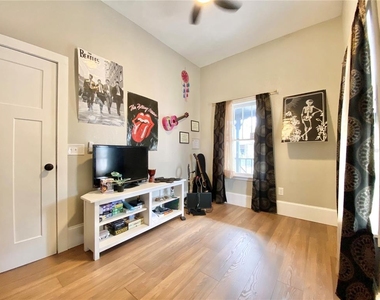 908 E 20th Avenue - Photo Thumbnail 2