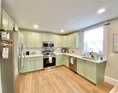908 E 20th Avenue - Photo Thumbnail 1