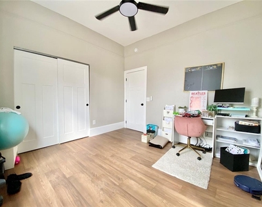 908 E 20th Avenue - Photo Thumbnail 3