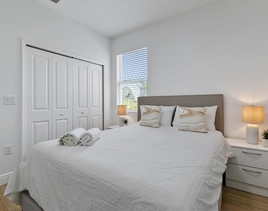 4306 Joseph Street - Photo Thumbnail 5