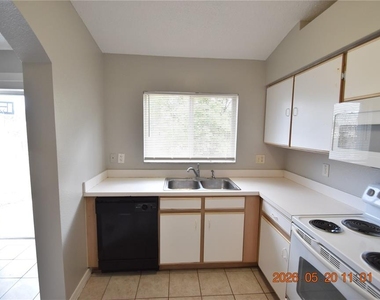 12116 Feldwood Creek Lane - Photo Thumbnail 13