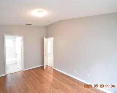 12116 Feldwood Creek Lane - Photo Thumbnail 16