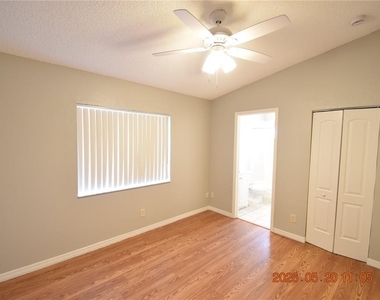 12116 Feldwood Creek Lane - Photo Thumbnail 20
