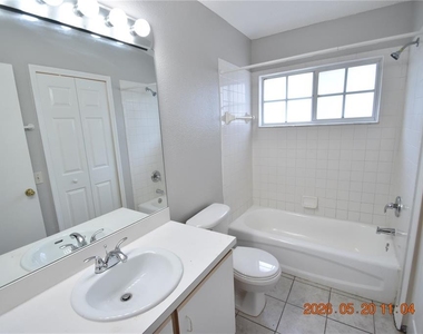 12116 Feldwood Creek Lane - Photo Thumbnail 18