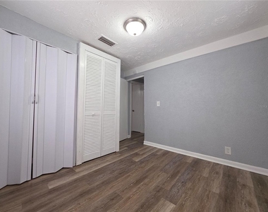 5236 Wabash Boulevard - Photo Thumbnail 4