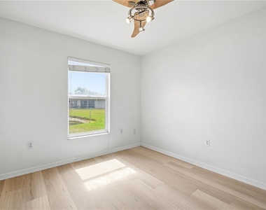 6141 36th Lane E - Photo Thumbnail 17