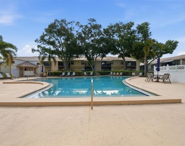 3821 N Oak Drive - Photo Thumbnail 26